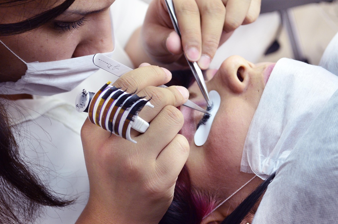 Perawatan Facial Glowing
